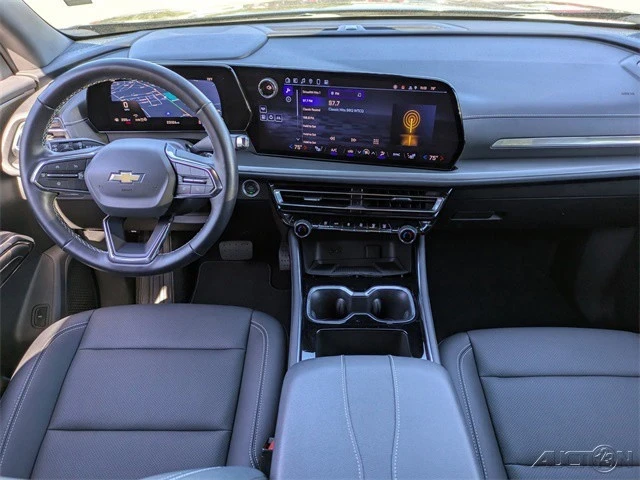 2025 Chevrolet Traverse - Image 17 of 21