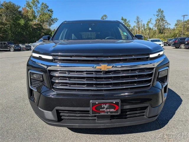 2025 Chevrolet Traverse - Image 9 of 12