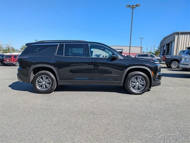2025 Chevrolet Traverse - Image 3 of 12