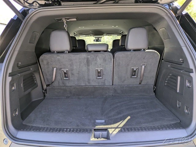 2025 Chevrolet Traverse - Image 13 of 21