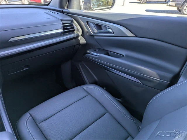 2025 Chevrolet Traverse - Image 19 of 21