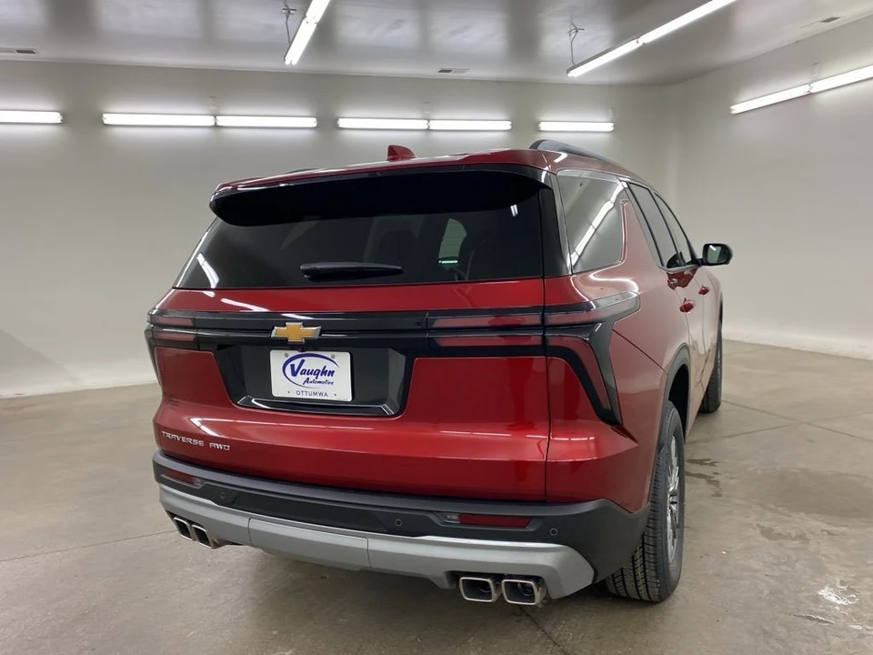 2025 Chevrolet Traverse - Image 10 of 12