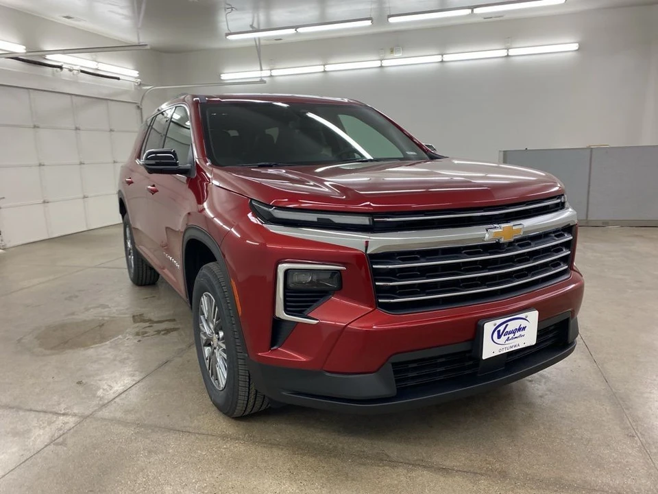 2025 Chevrolet Traverse - Image 2 of 12