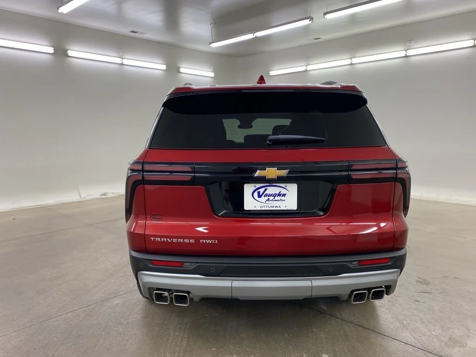 2025 Chevrolet Traverse - Image 9 of 12