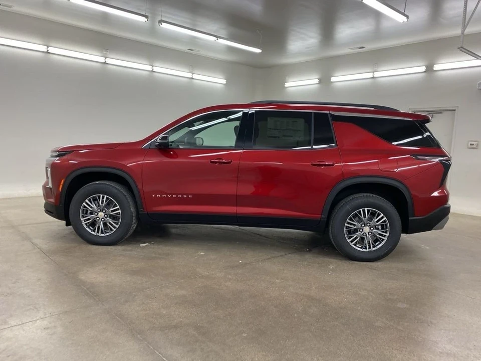 2025 Chevrolet Traverse - Image 6 of 12
