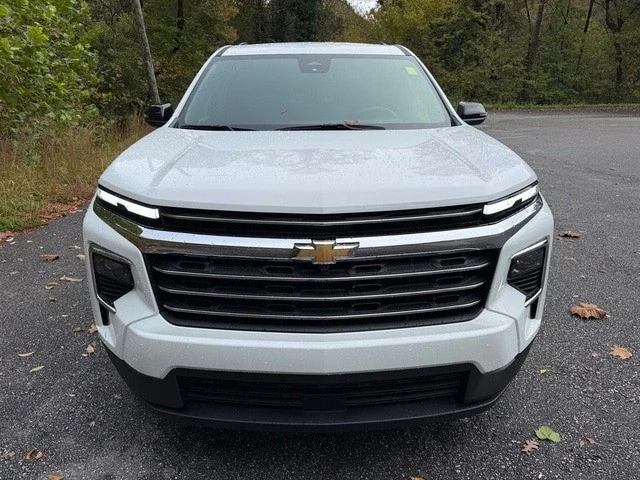 2025 Chevrolet Traverse - Image 3 of 12