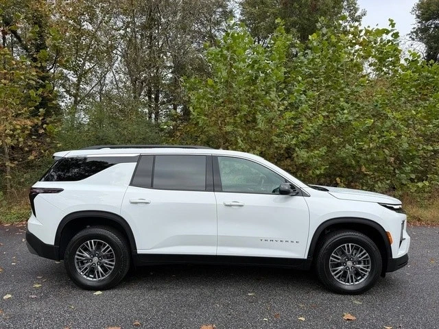 2025 Chevrolet Traverse - Image 5 of 21