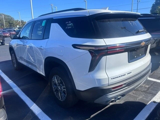 2025 Chevrolet Traverse - Image 4 of 6