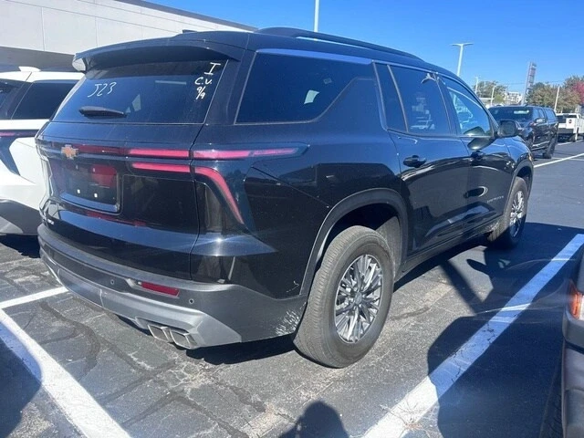 2025 Chevrolet Traverse - Image 3 of 6