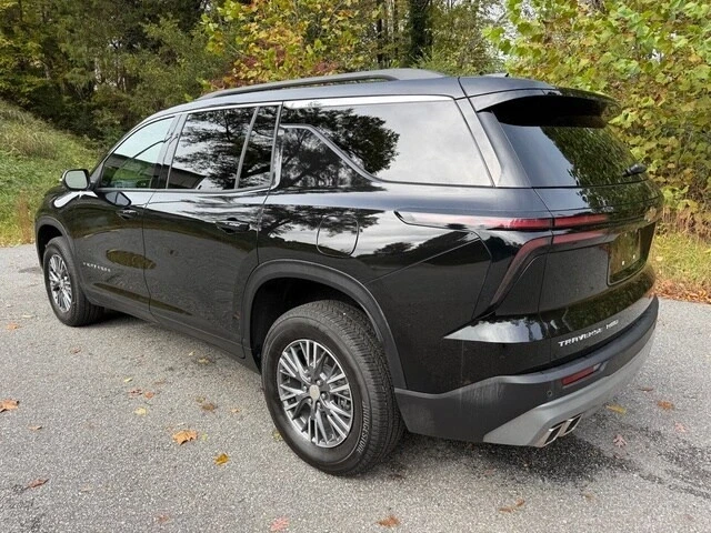 2025 Chevrolet Traverse - Image 8 of 12