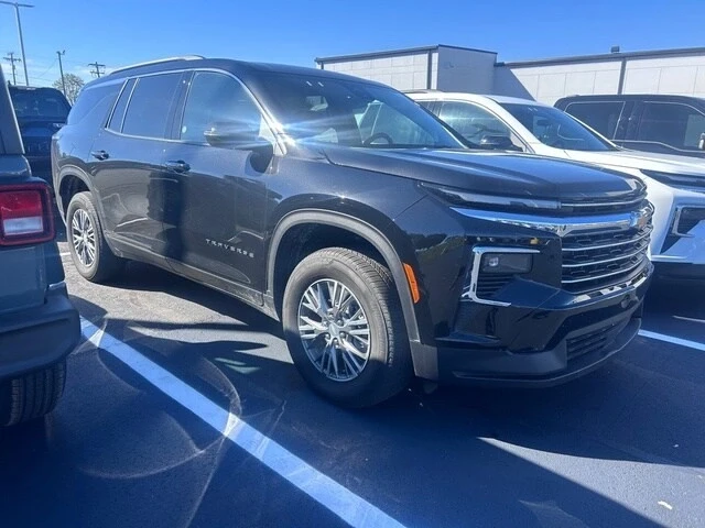 2025 Chevrolet Traverse - Image 2 of 6