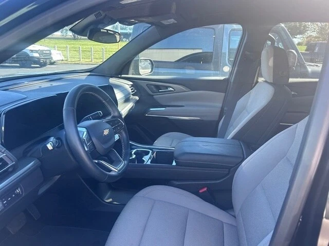 2025 Chevrolet Traverse - Image 5 of 6