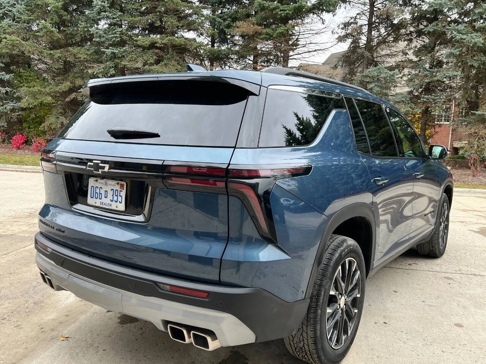 2025 Chevrolet Traverse - Image 8 of 21