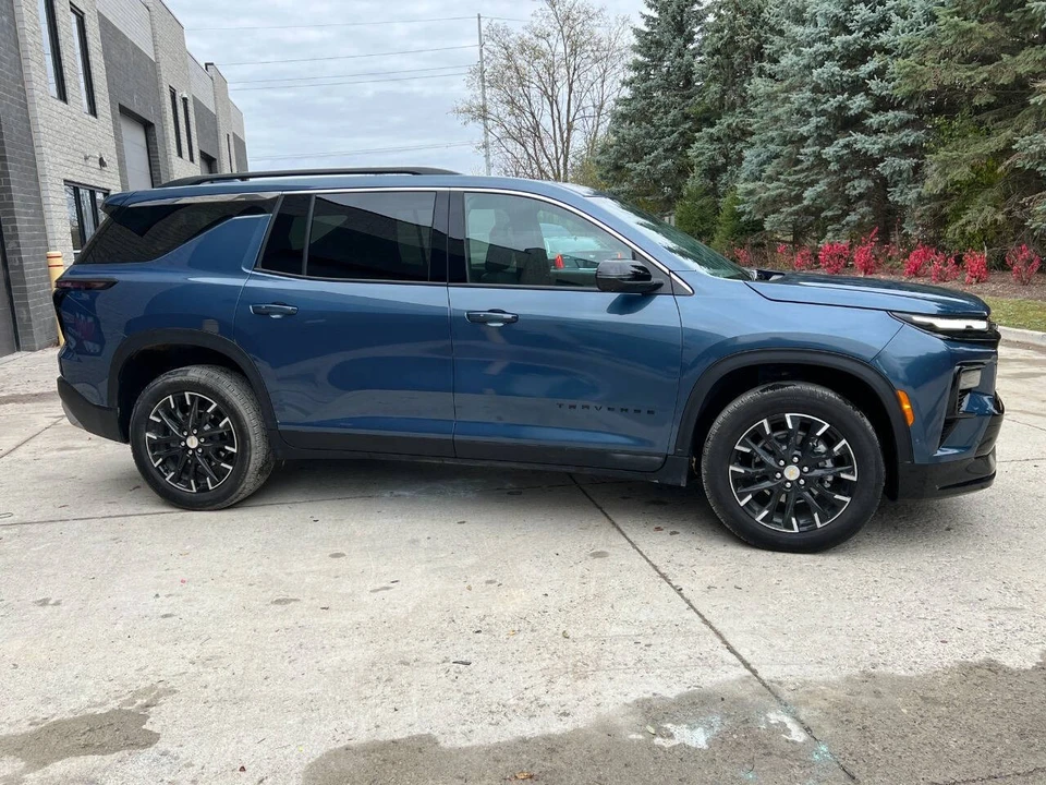2025 Chevrolet Traverse - Image 7 of 21