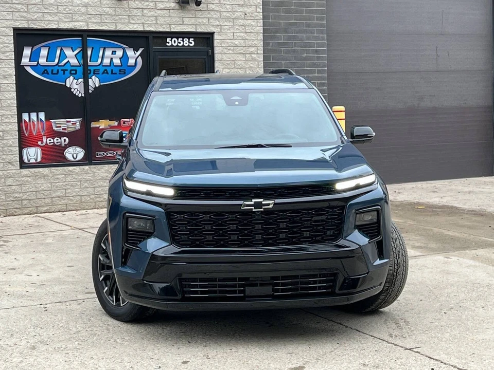 2025 Chevrolet Traverse - Image 3 of 21