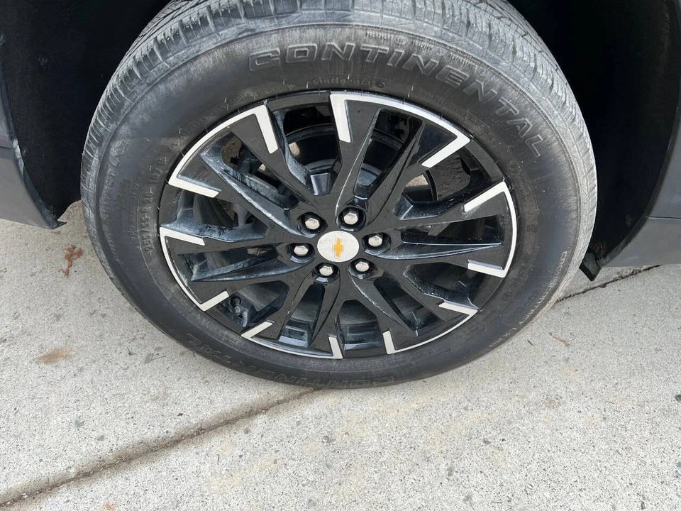 2025 Chevrolet Traverse - Image 12 of 21
