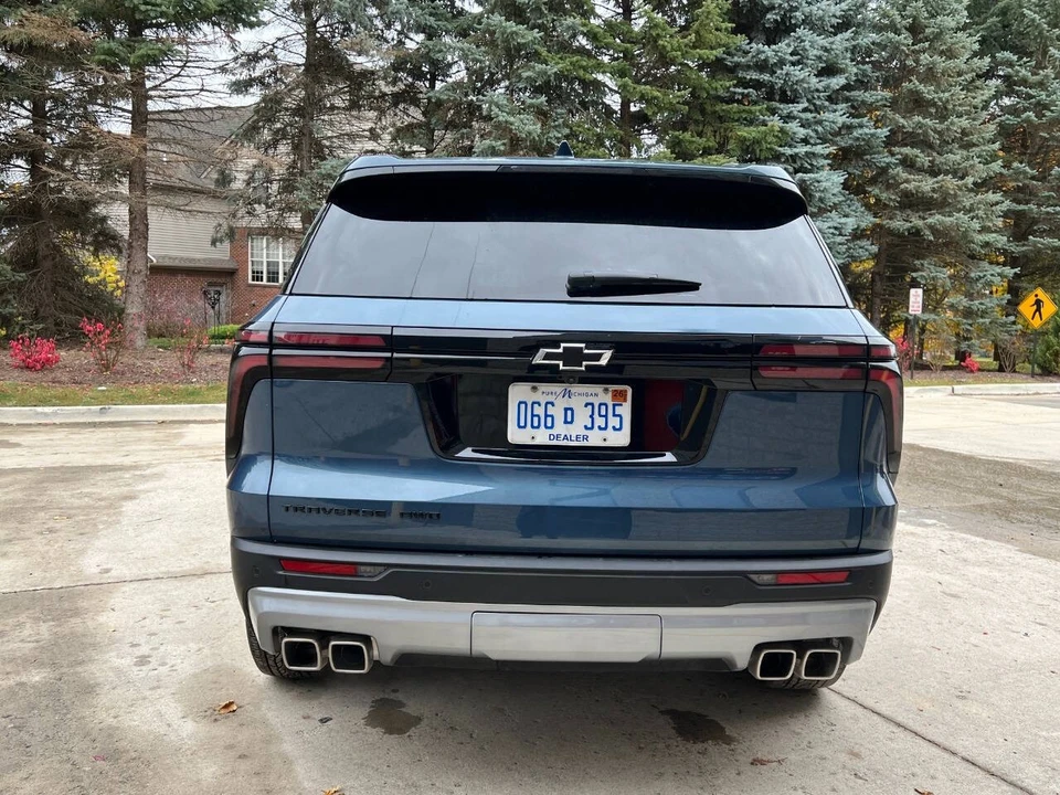 2025 Chevrolet Traverse - Image 9 of 21