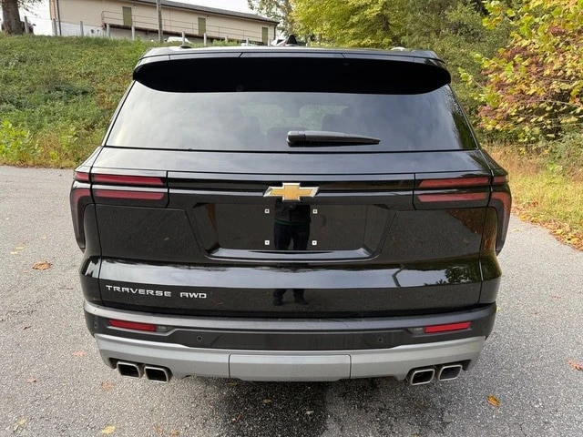 2025 Chevrolet Traverse - Image 7 of 12