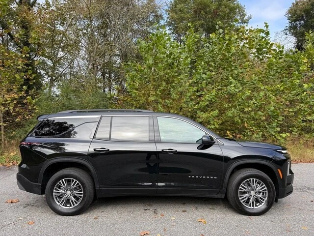 2025 Chevrolet Traverse - Image 5 of 12