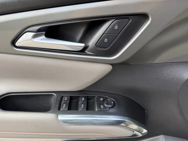2025 Chevrolet Traverse - Image 12 of 12