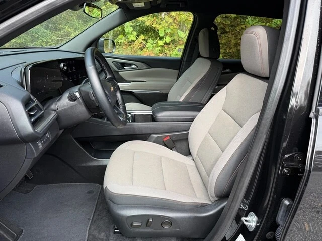 2025 Chevrolet Traverse - Image 11 of 12