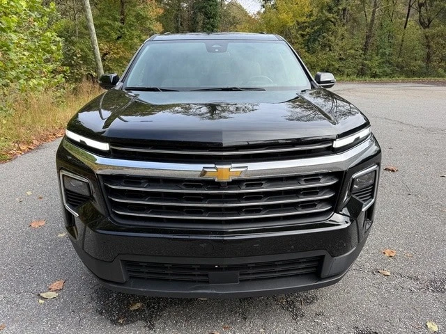 2025 Chevrolet Traverse - Image 3 of 12