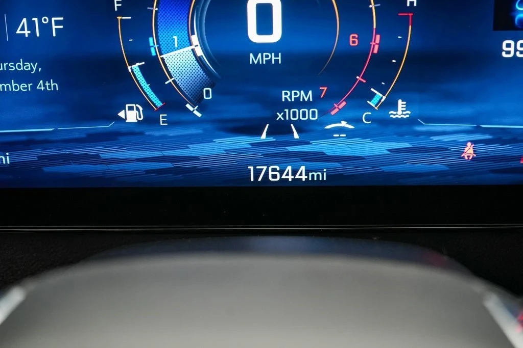 2025 Chevrolet Traverse - Image 18 of 21