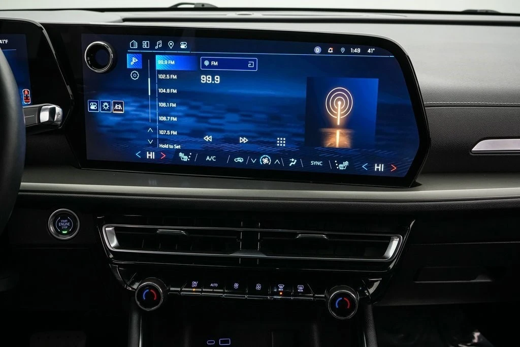 2025 Chevrolet Traverse - Image 16 of 21