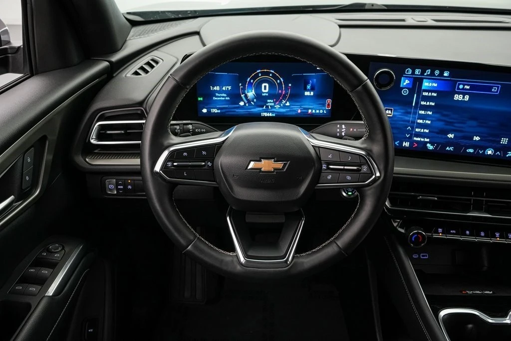 2025 Chevrolet Traverse - Image 14 of 21