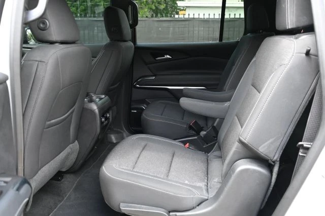 2025 Chevrolet Traverse - Image 17 of 21