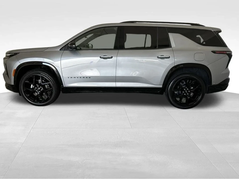 2025 Chevrolet Traverse - Image 2 of 12