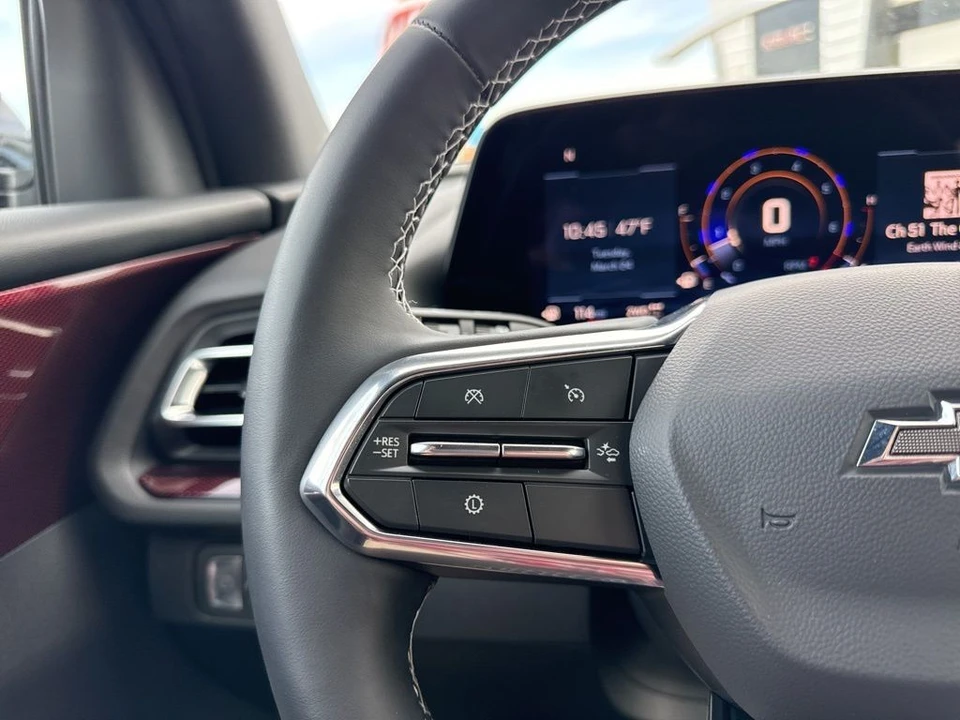 2025 Chevrolet Traverse - Image 16 of 21