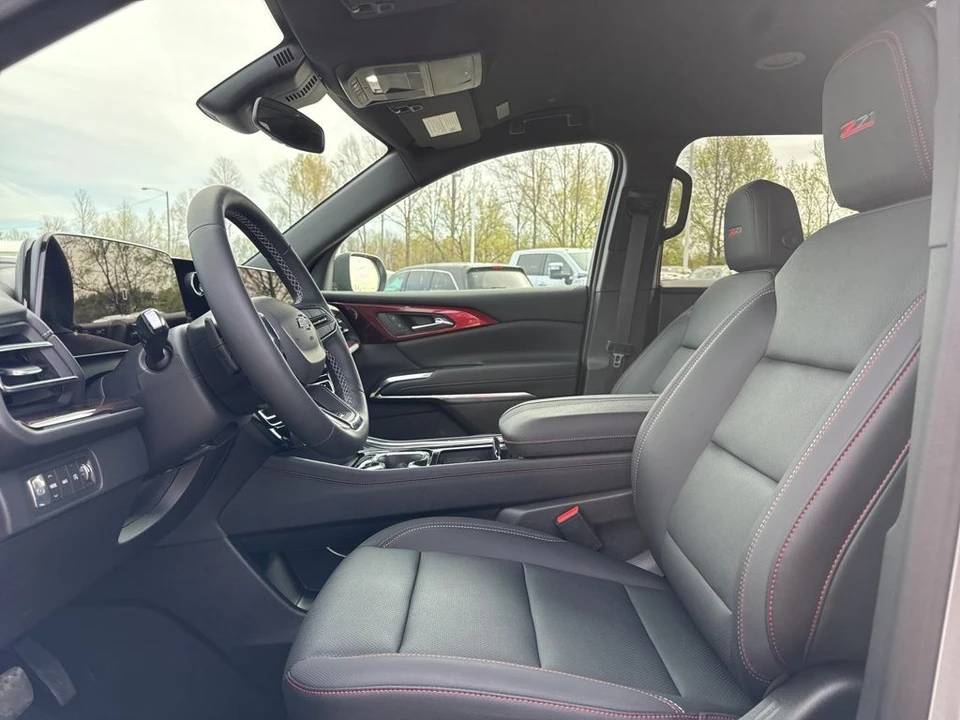 2025 Chevrolet Traverse - Image 9 of 21