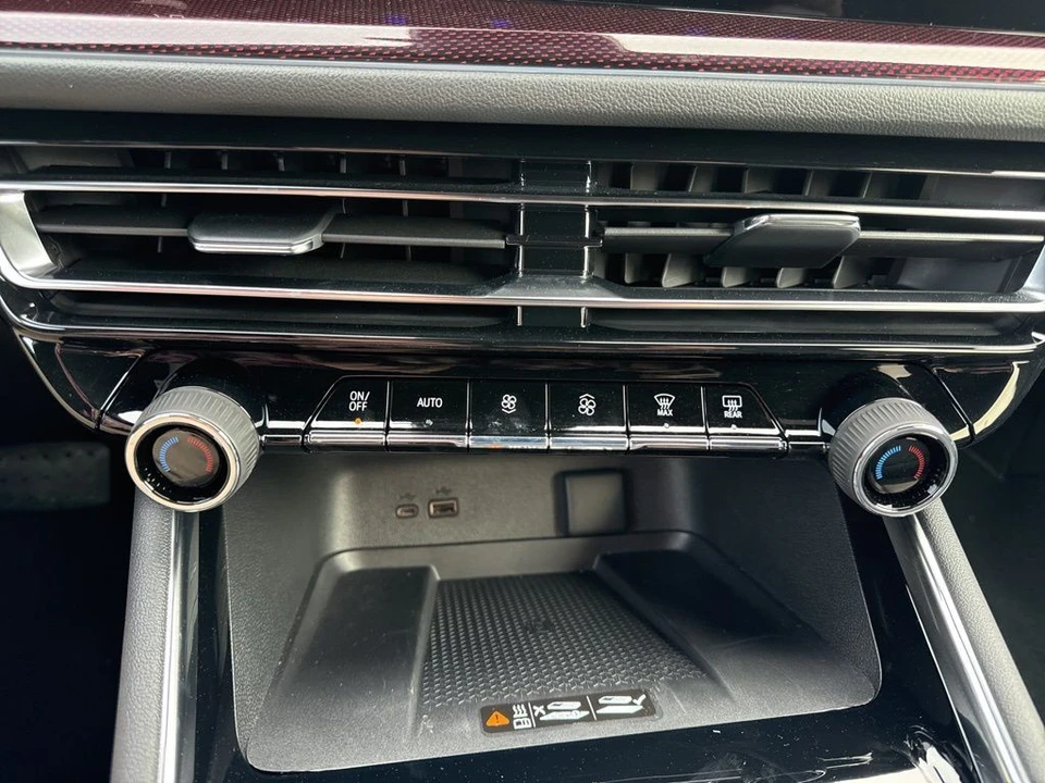 2025 Chevrolet Traverse - Image 20 of 21