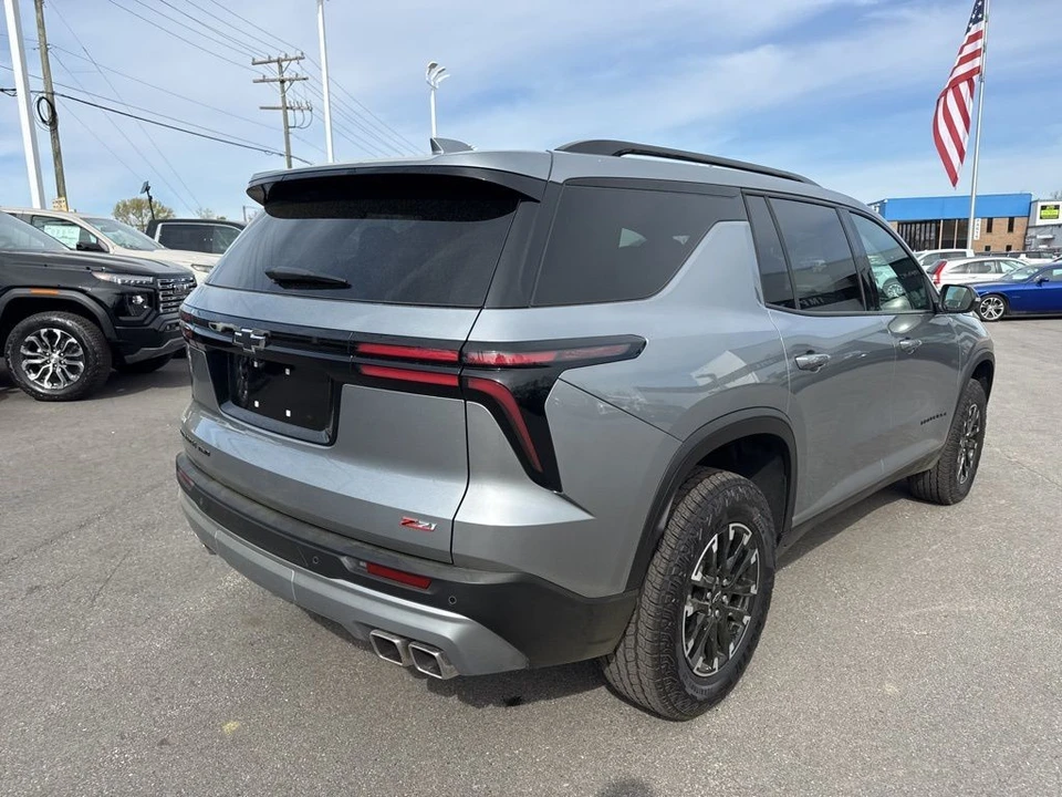 2025 Chevrolet Traverse - Image 5 of 21