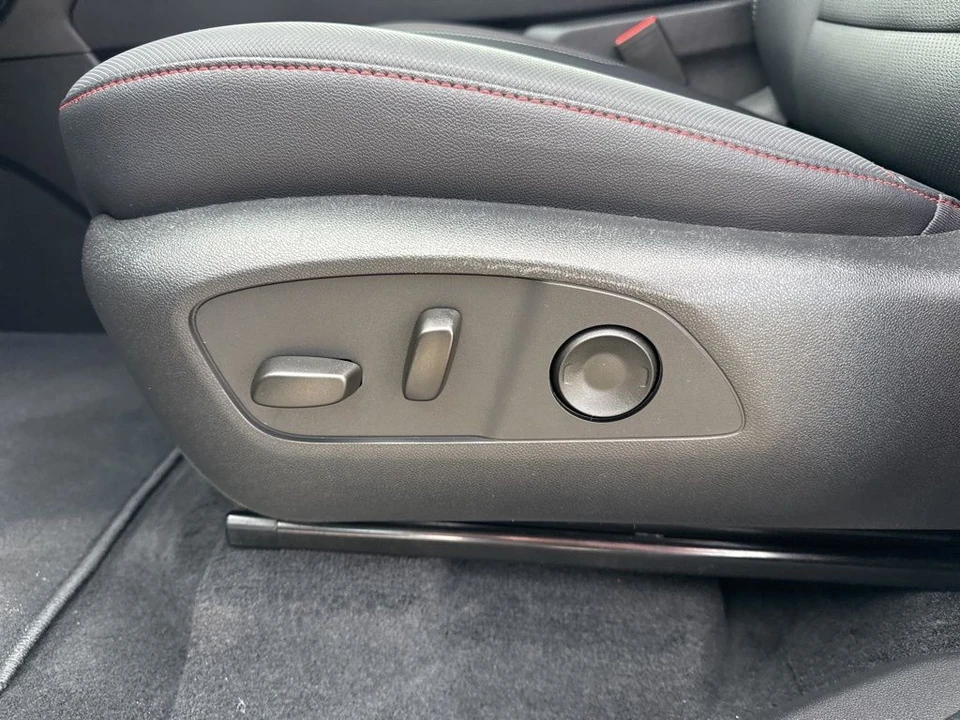 2025 Chevrolet Traverse - Image 10 of 21