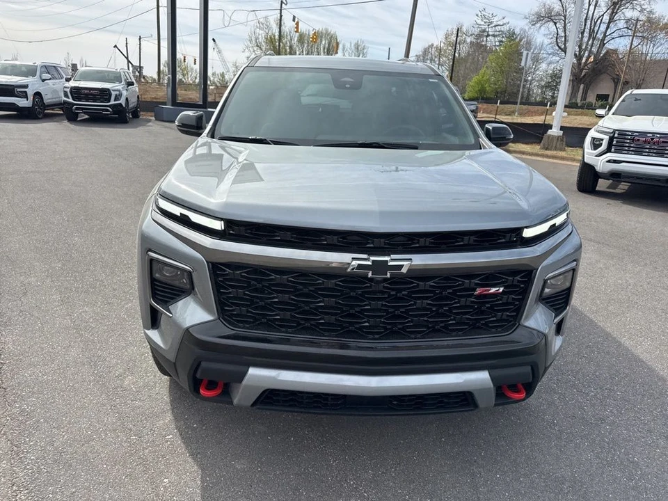 2025 Chevrolet Traverse - Image 8 of 21