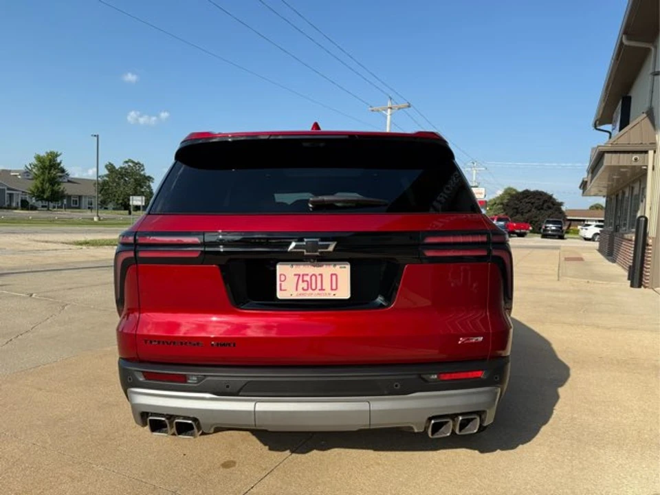 2025 Chevrolet Traverse - Image 9 of 12