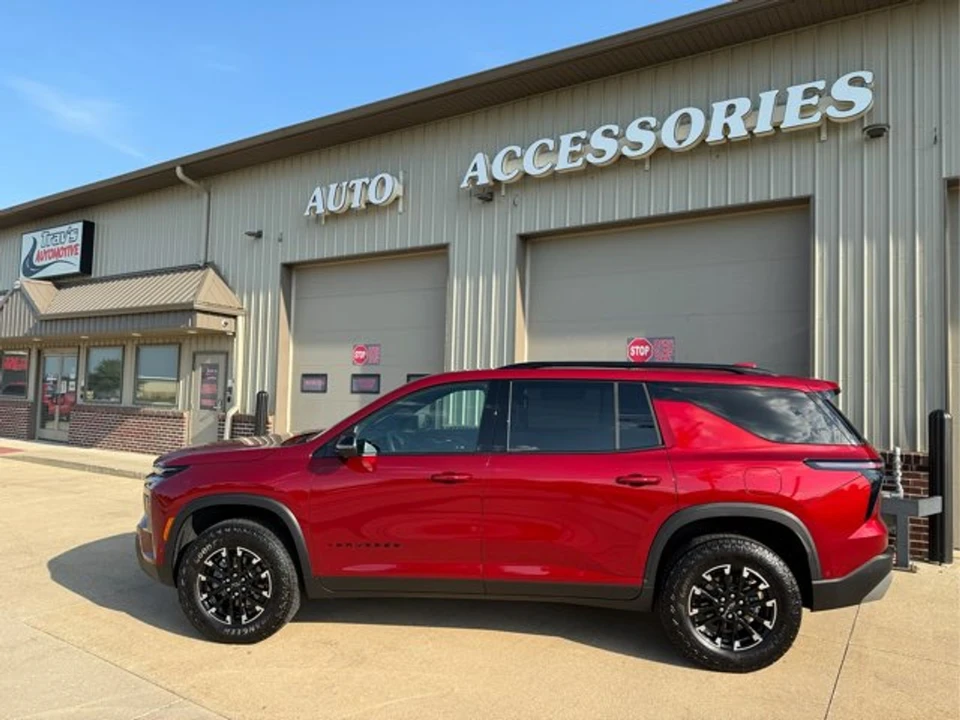 2025 Chevrolet Traverse - Image 10 of 12
