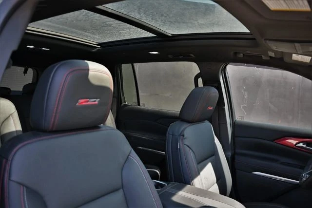 2025 Chevrolet Traverse - Image 19 of 21