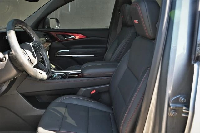 2025 Chevrolet Traverse - Image 15 of 21