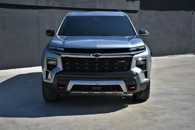 2025 Chevrolet Traverse - Image 2 of 21