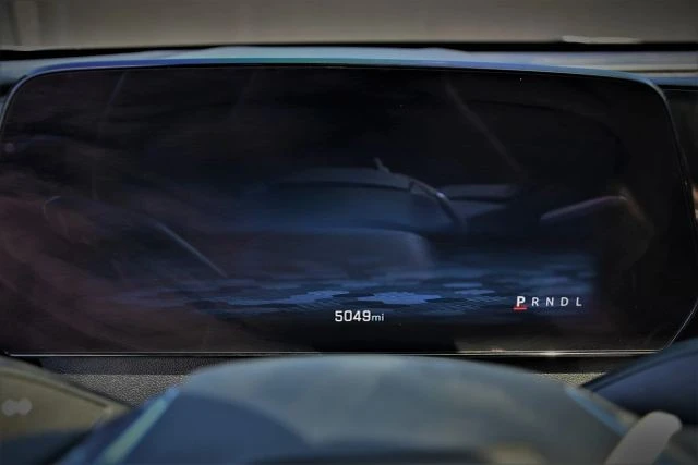 2025 Chevrolet Traverse - Image 11 of 21