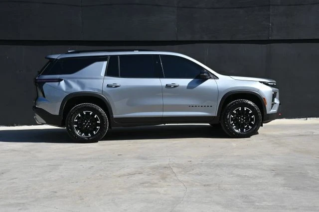 2025 Chevrolet Traverse - Image 6 of 21