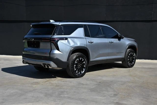 2025 Chevrolet Traverse - Image 5 of 21