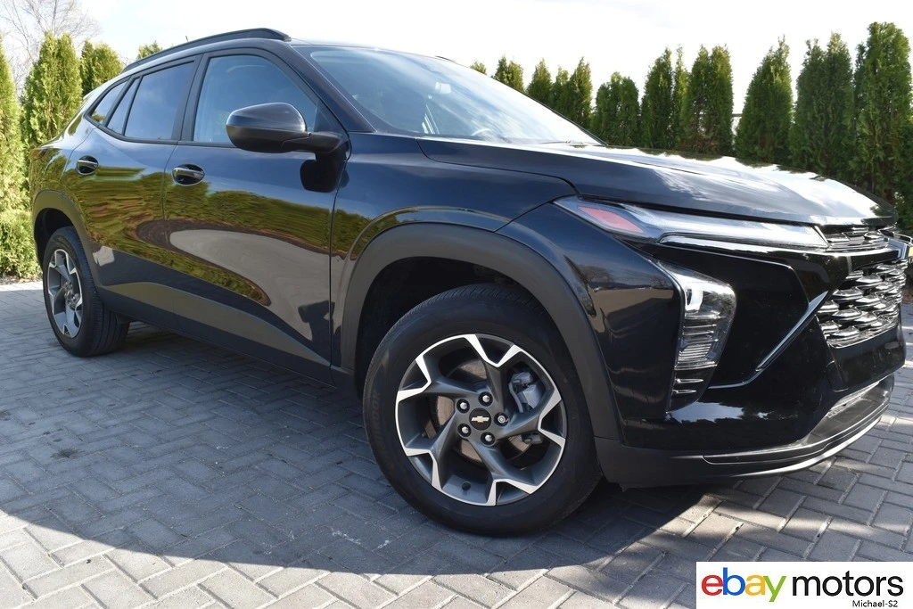 2025 Chevrolet Trax - Image 3 of 21