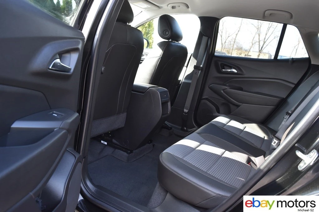 2025 Chevrolet Trax - Image 13 of 21