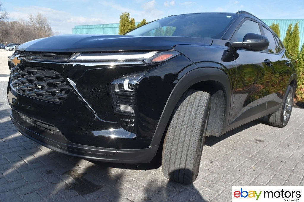 2025 Chevrolet Trax - Image 9 of 21