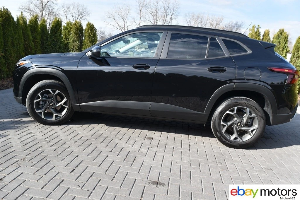 2025 Chevrolet Trax - Image 8 of 21