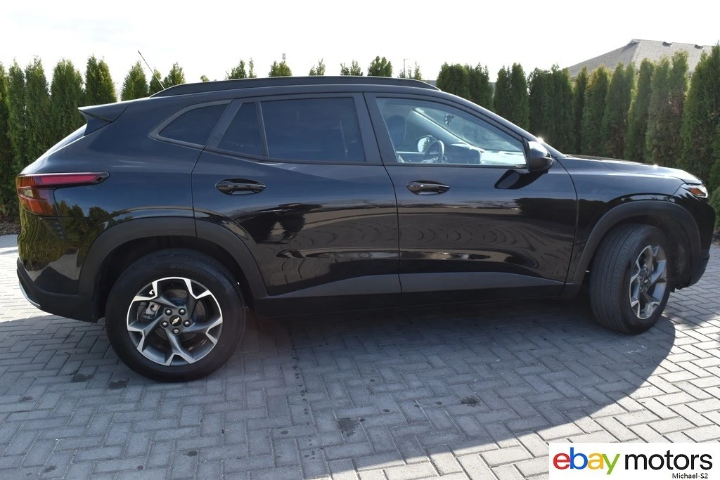 2025 Chevrolet Trax - Image 4 of 21